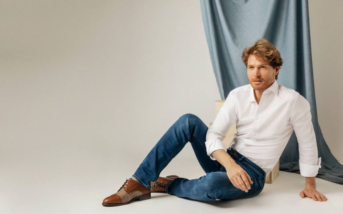 Formal Shirt with Jeans: Perfect Looks for Date Night or Office Friday Formal Shirt with Jeans