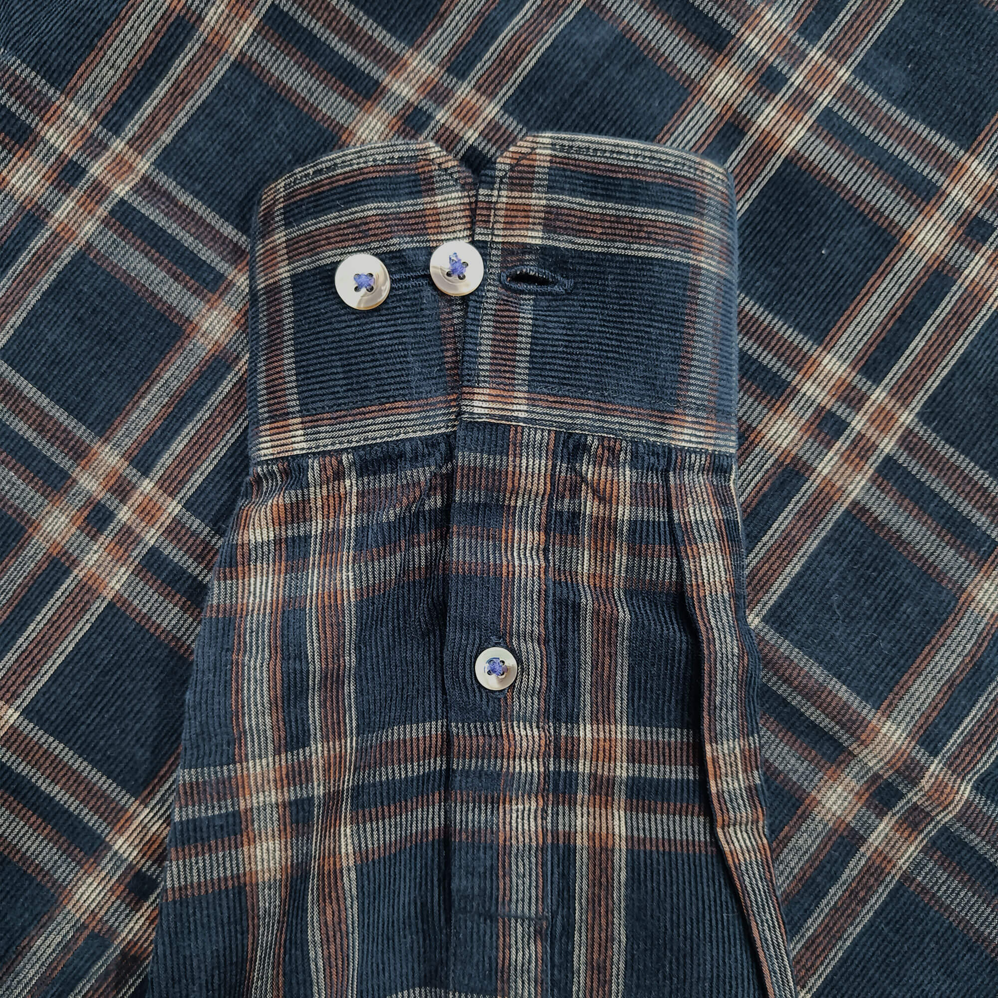 CRUISE CHECKS CORDUROY SHIRT IN NAVY